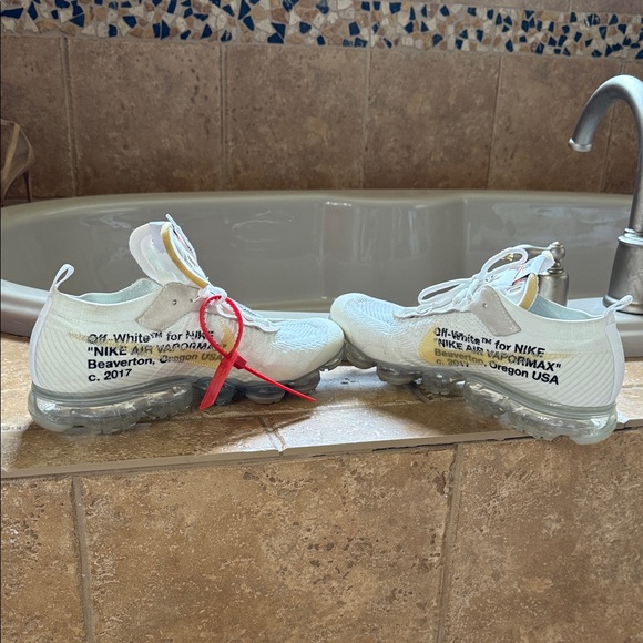 Nike White and Tan Athletic Shoes main image 4